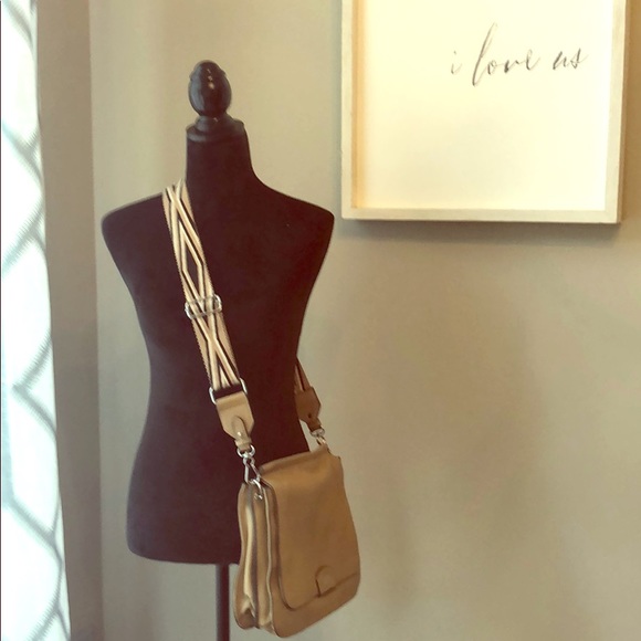 vince camuto svea tote